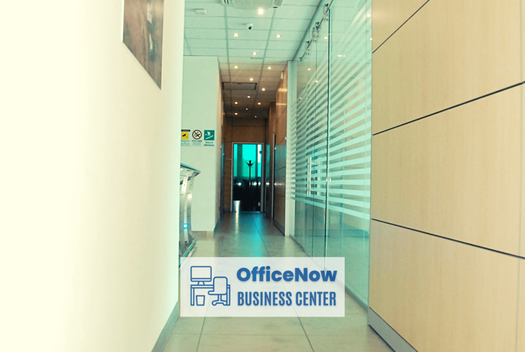 OfficeNow, affitto uffici arredati a Malpensa, Varese, Como, Milano. Corridoio interno uffici a noleggio, ufficio arredato
